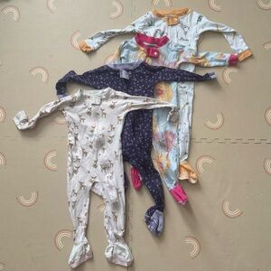 Burt’s Bees Pajamas (4 Onesies - Size: 12 months old)
